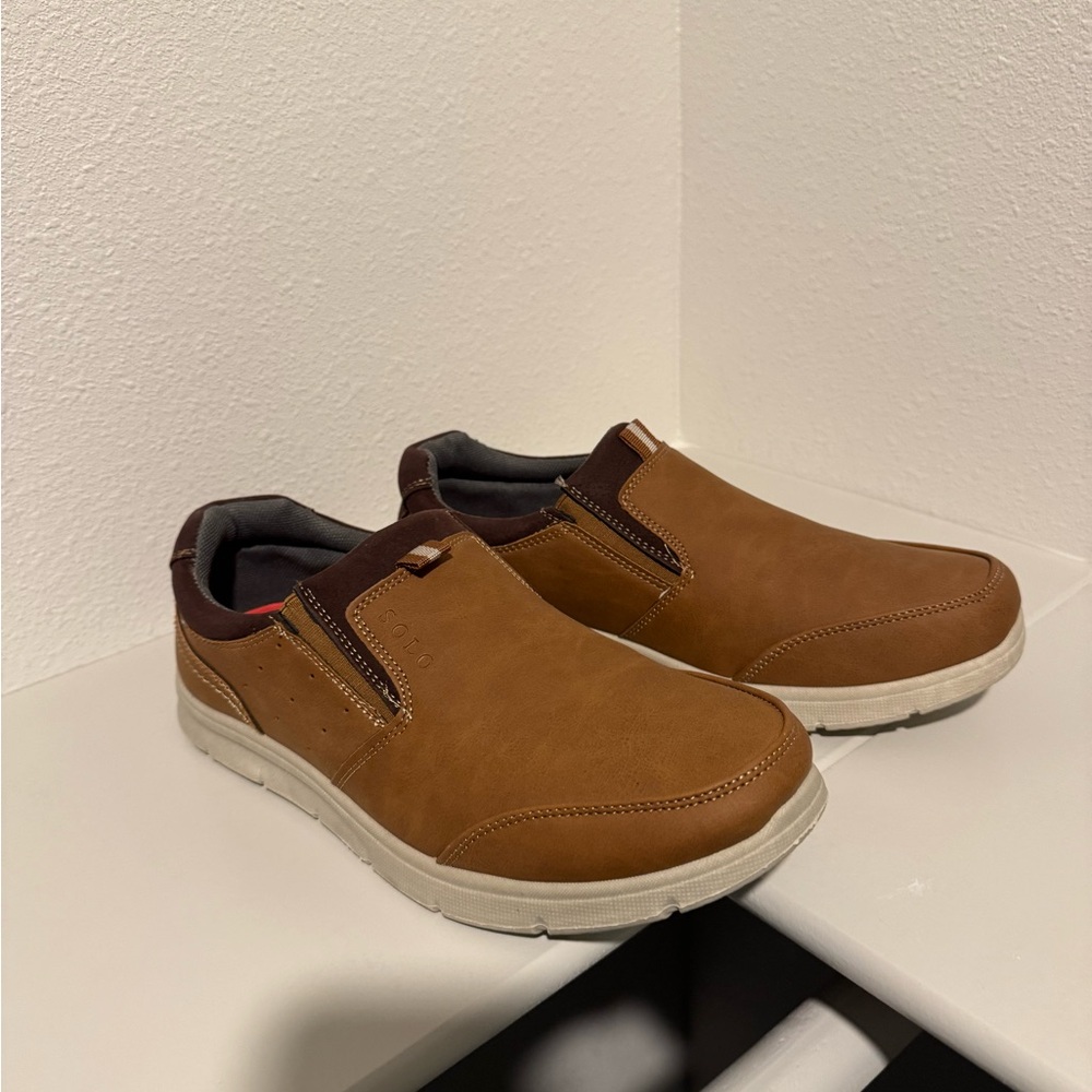 Kids shoes size 7.5